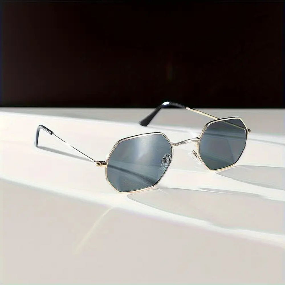 Women’s Vintage Polygon Metal Sunglasses – Photochromic Square Design
