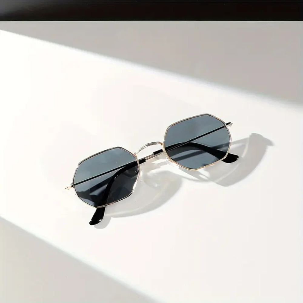 Women’s Vintage Polygon Metal Sunglasses – Photochromic Square Design