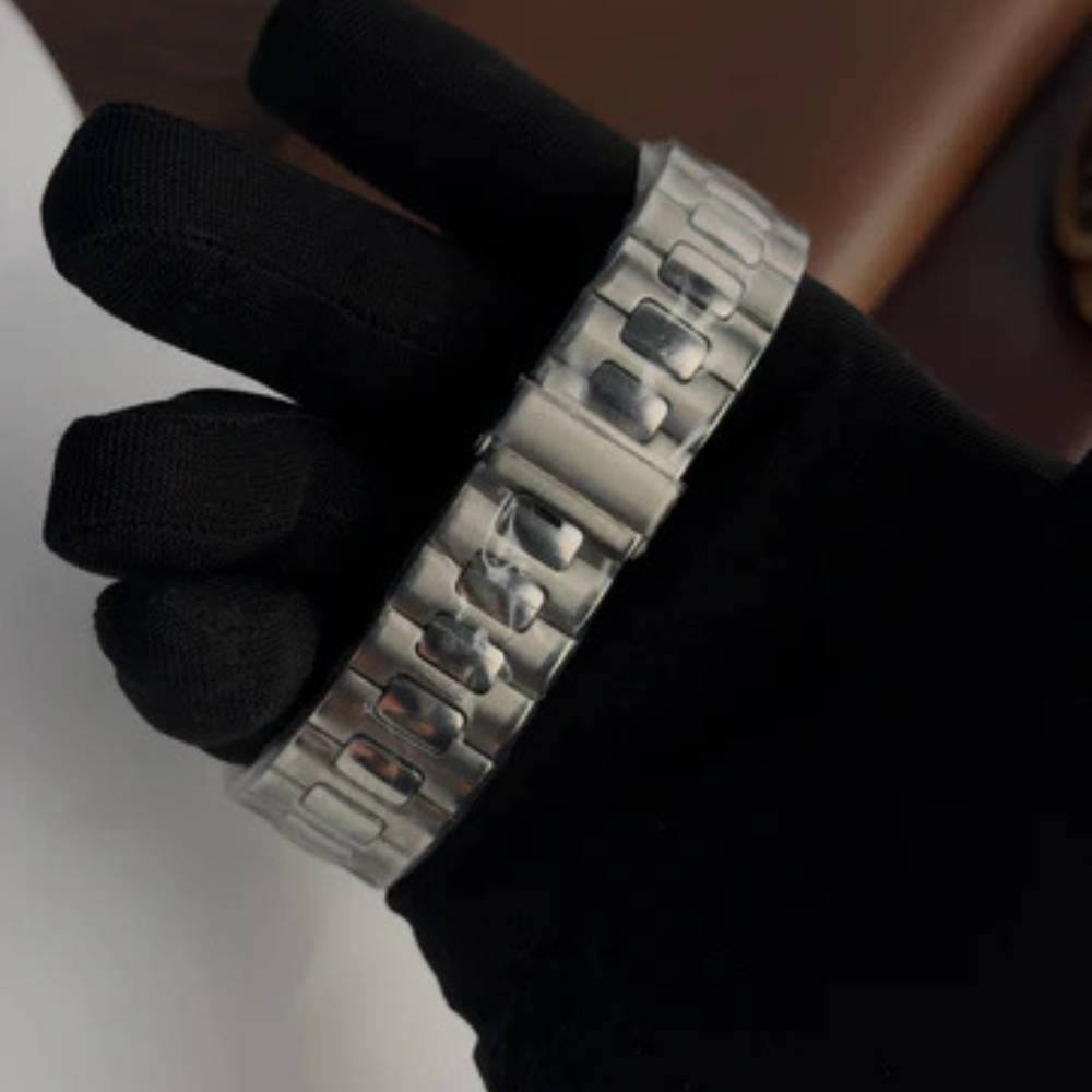 Nautilus Luxury Silver & Black Men’s Watch – Bold Design with Timeless Elegance